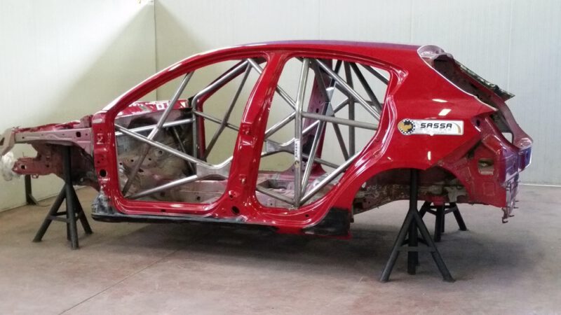 Alfa Romeo Mito and the Alfa Romeo Giulietta with safety cage Sassa roll bar ready to debut in the Italian Touring Car Championship!